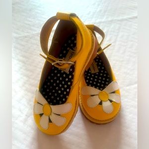 Genuine leather shoes with yellow varnish size 7 baby